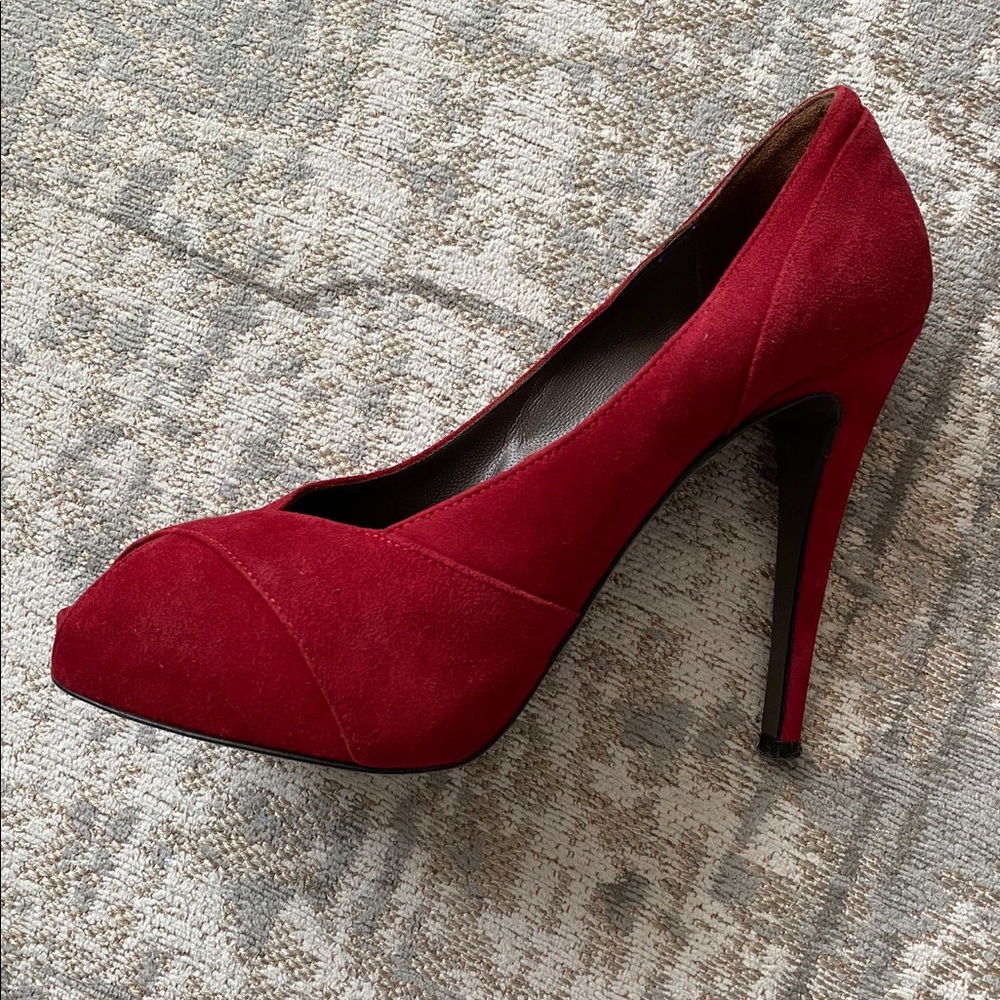 Vero Cuoio 7.5 Suede fancy shoes- New! Red! HOT!